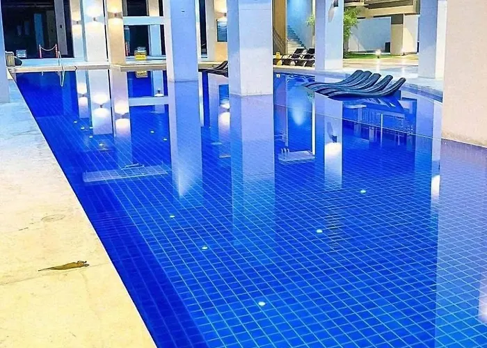 Staycation In Diamond *